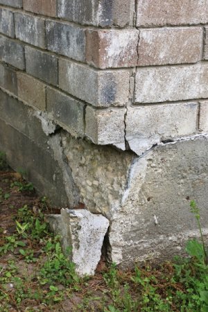 Foundation crack repair in San Antonio, TX